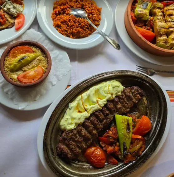 Türkisches 3-Gänge-Menü à la Carte mit Fleisch für 1, 2 od. 4 Personen
