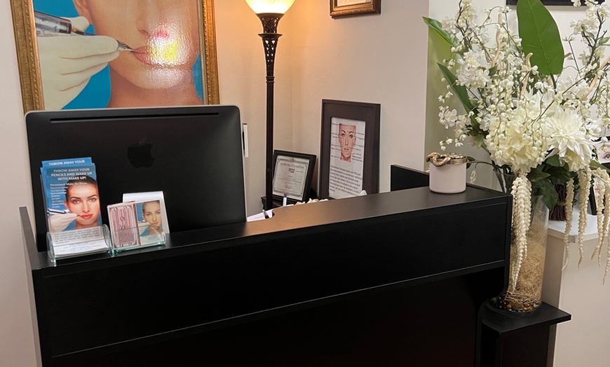 Image 5: One Ombré Shading Session or 3D Microblading Session