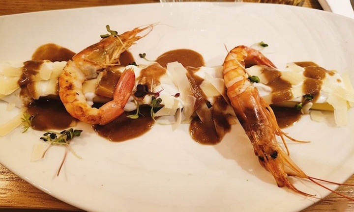 Menú especial prémium para 2 o 4 personas con botella de vino