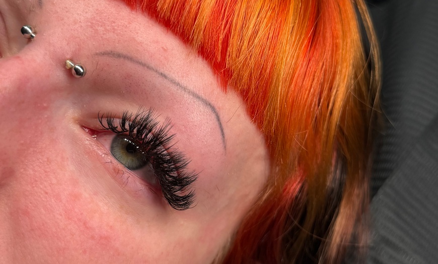 Image 3: Customizable Lash Sets at Flutter and Bloom to Enhance Your Style