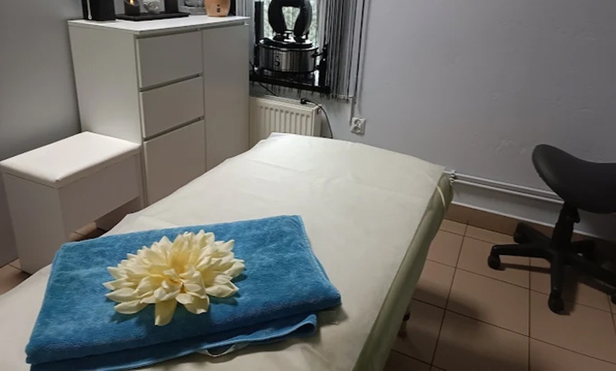 Image 7: Masaż relaksacyjny, klasyczny, Lomi-Lomi, balijski, Kobido i więcej