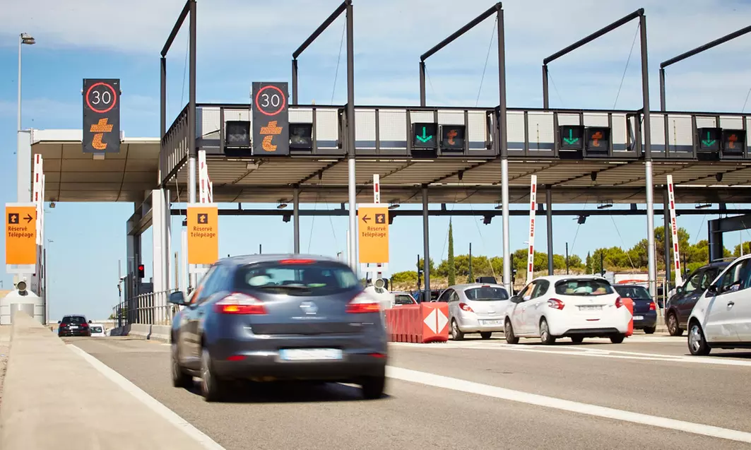 Télépéage "Ulys 30" pour 1 an avec 1 badge à commander en ligne à 10 € avec VINCI Autoroutes (67% de réduction) - Primary Image