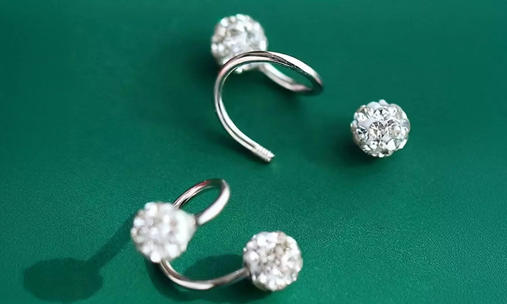 1 ou 2 paires de boucles d'oreilles, modèle au choix