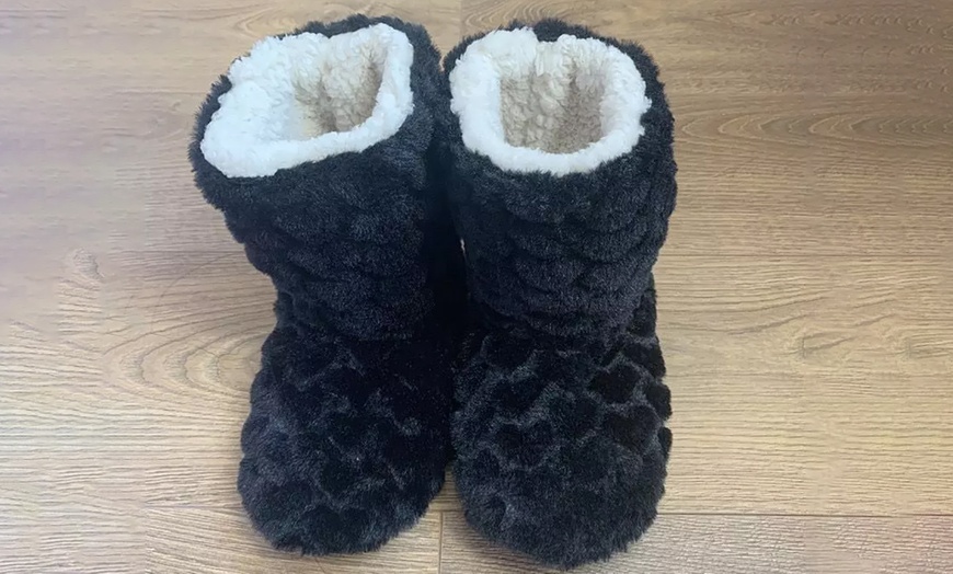 Image 6: Winter Warm Plush Home Indoor Lounge Slippers