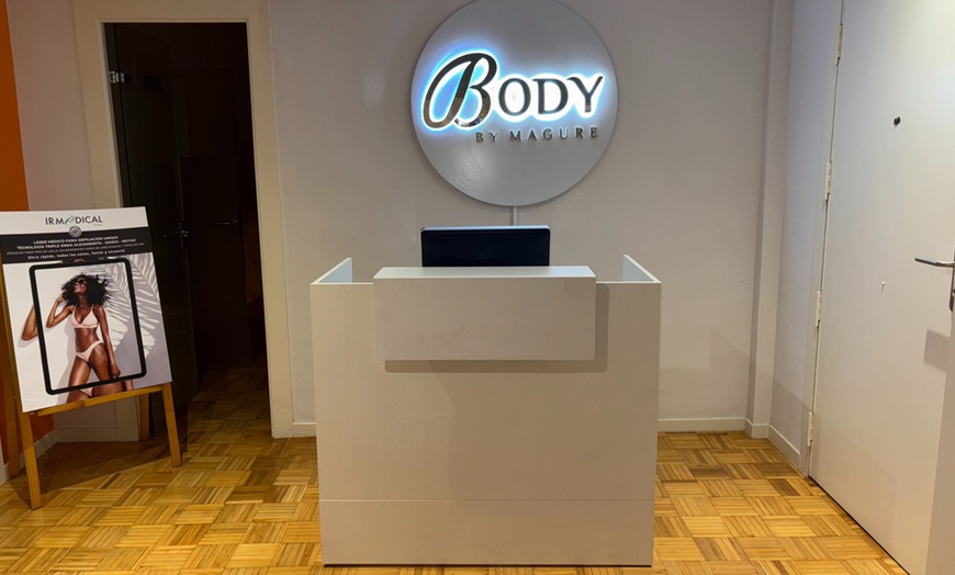 Image 4: Facial a elegir: vitamina C, antiaging, antiacné o aparatología 