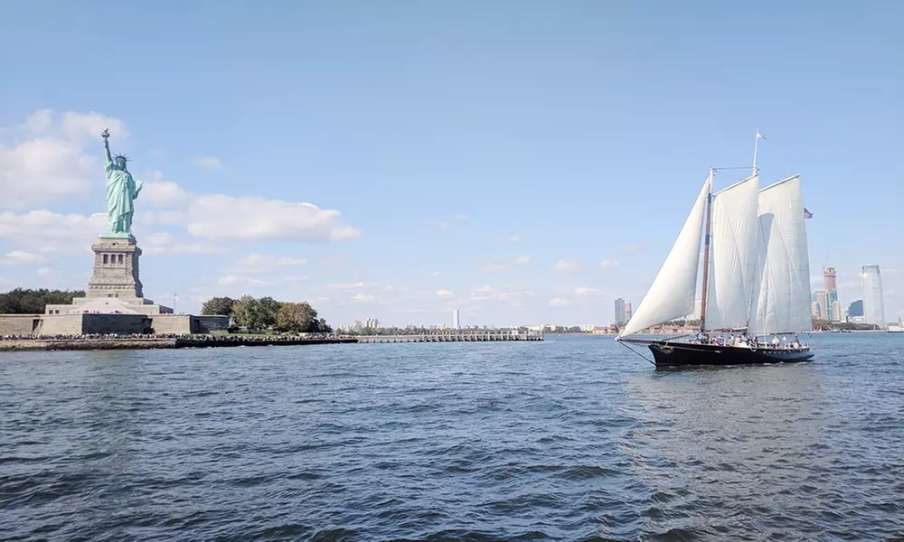 Nautical NY Sightseeing Cruise – New York Harbor Views