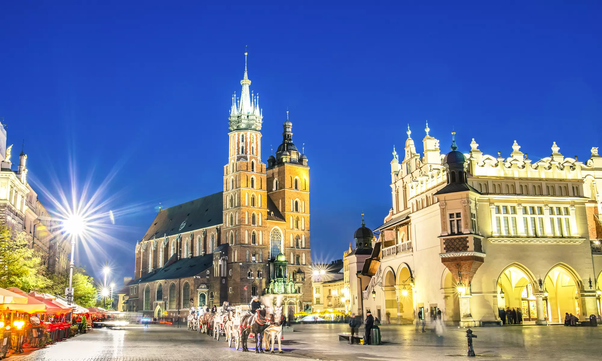 ✈ Krakow and Warsaw: 4-6 Night Getaway with Return Flights