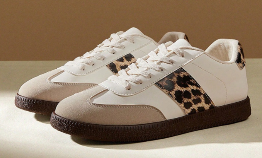 Image 1: Women's Sports And Leisure Anti-slip Shoes