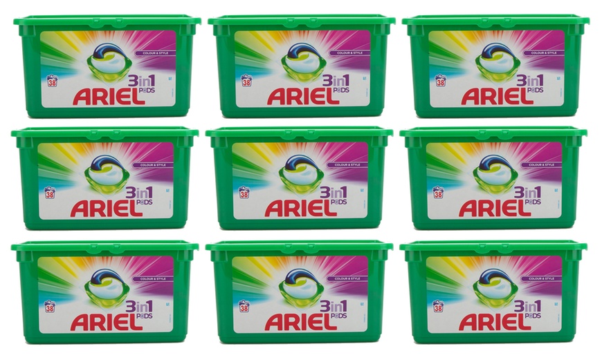 Image 4: Ariel 3-in-1 Washing Pods