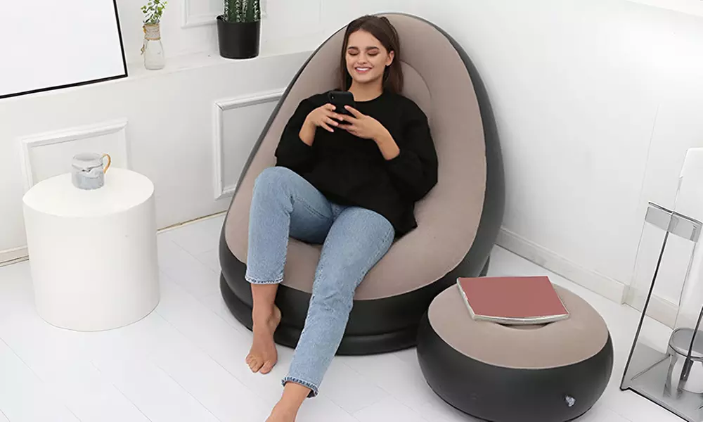 Poltrona gonfiabile con poggiapiedi