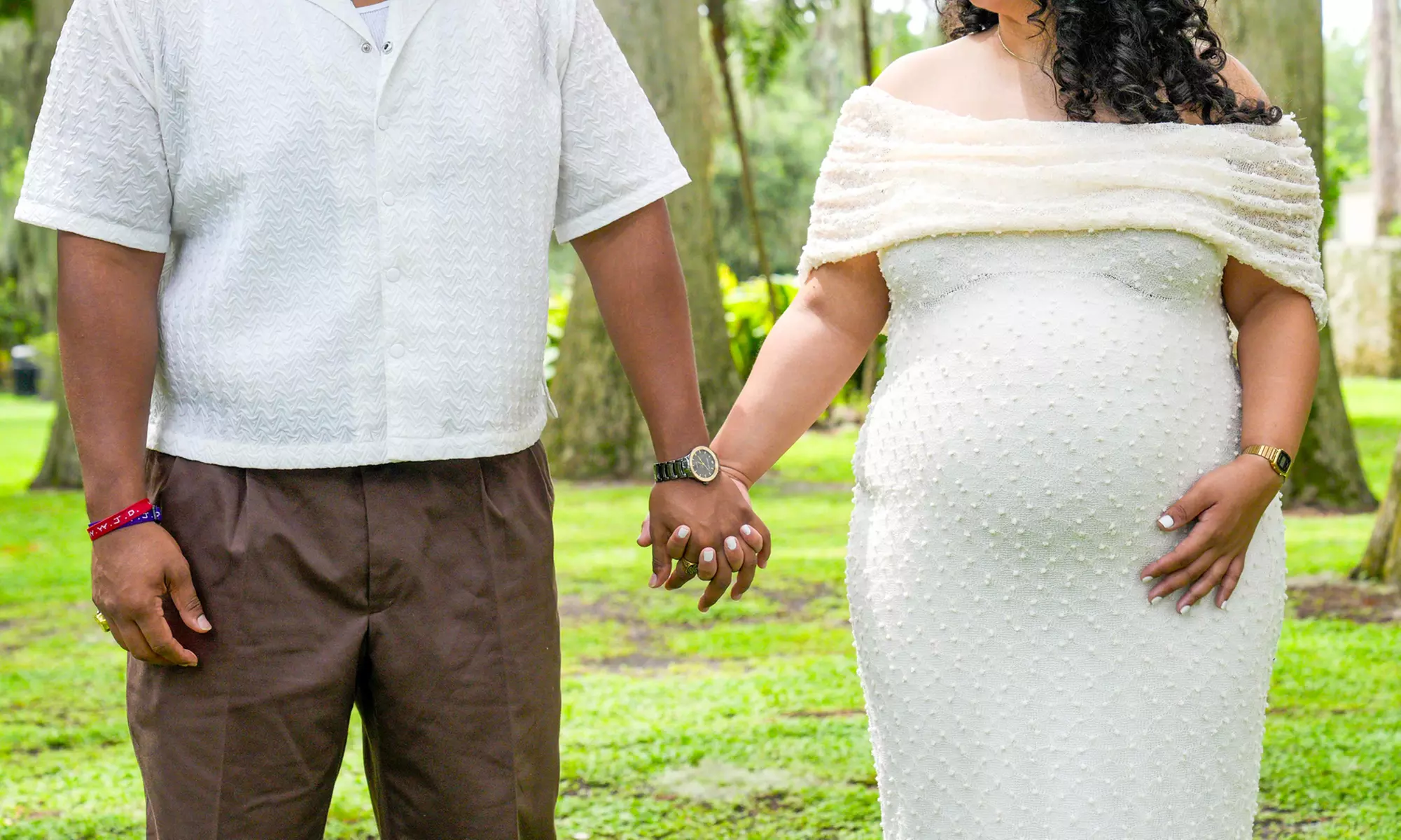 30 or 60-Min Outdoor Photo Shoot for Family, Engagement & More