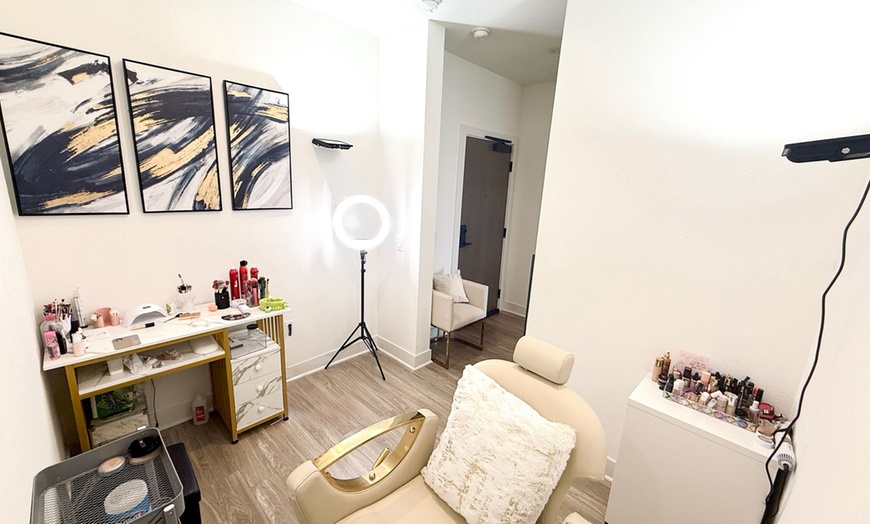 Image 11: 30 or 60-Minute Studio Photography Session with Hair and Makeup
