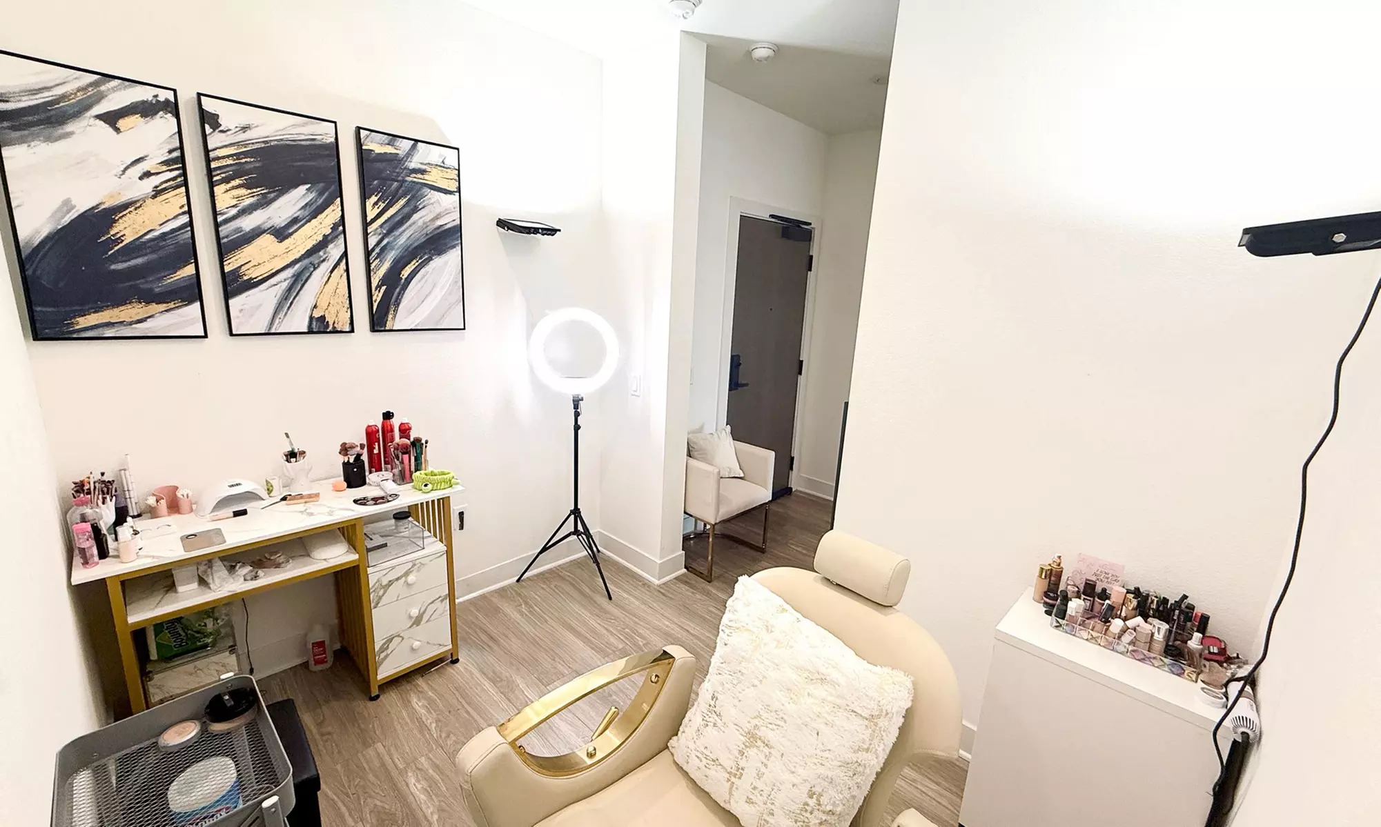 30 or 60-Minute Studio Photography Session with Hair and Makeup