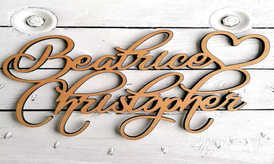Personalisierbarer Schriftzug aus Holz mit 2 Namen und Herz