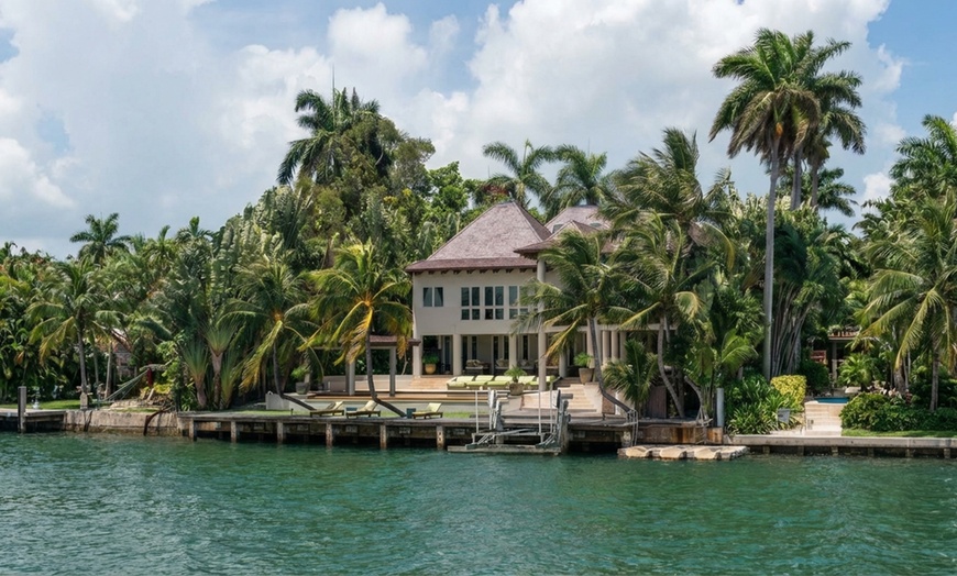 Image 7: Miami Skyline & Celebrity Mansion Boat Tour – Biscayne Bay