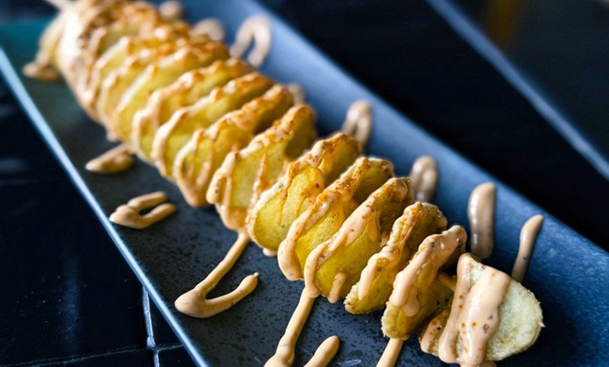 Image 10: Menú coreano con seteu a compartir, 2 principales, postre y bebidas