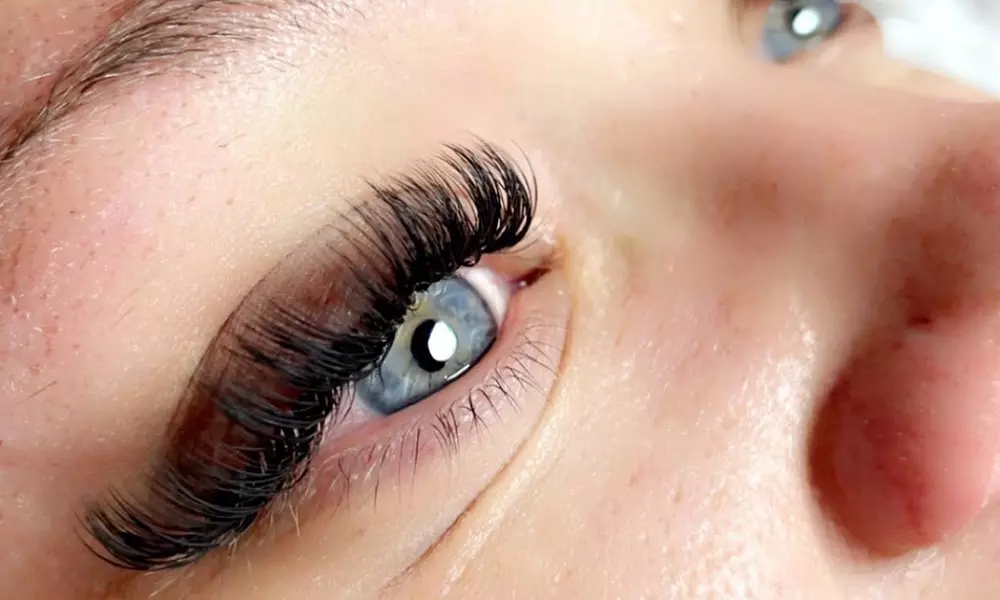 Classic, Hybrid, Volume, Mega, Doll-Eye or Cat-Eye Eyelash Extensions