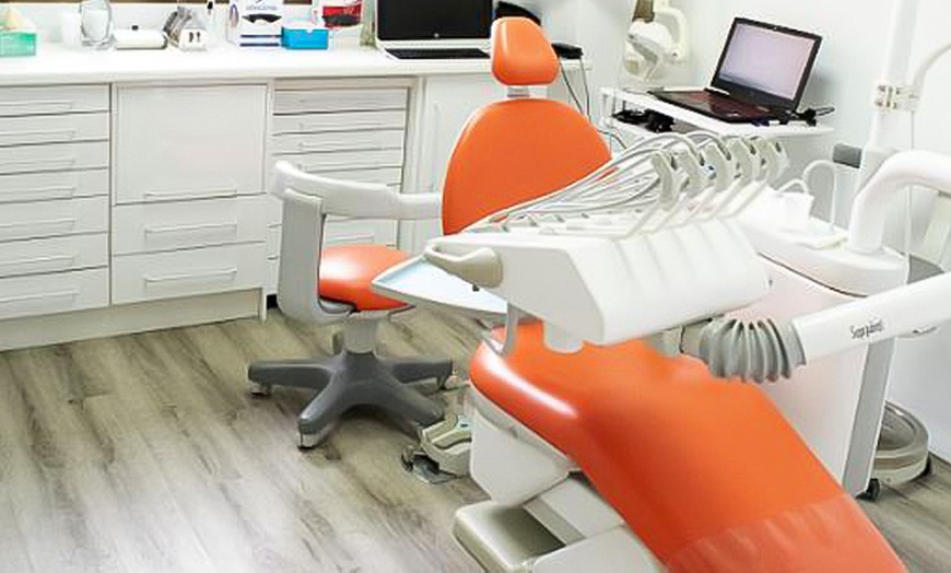 Image 5: Limpieza dental y blanqueamiento