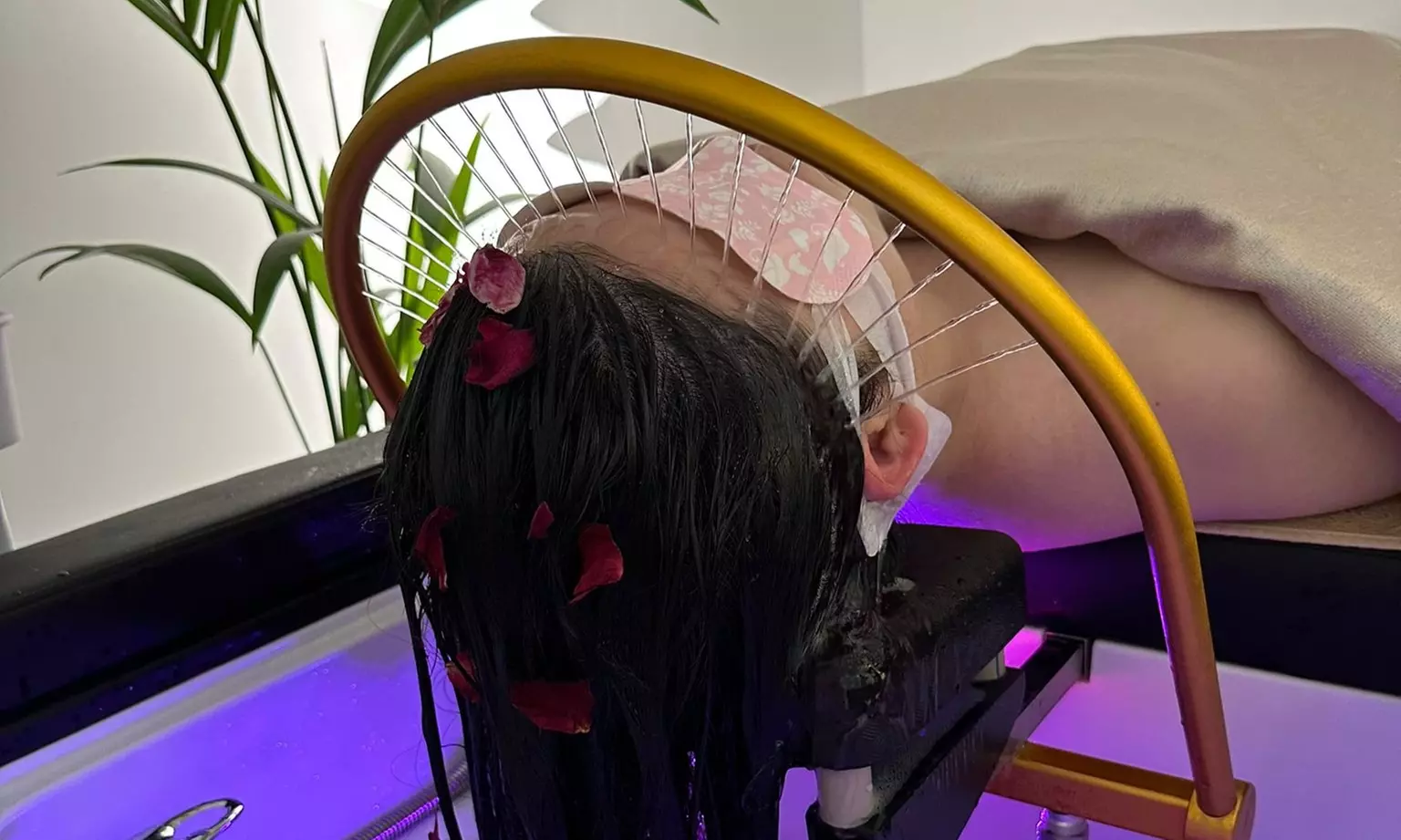 Geniet van een diepe hoofdhuidverzorging met een luxe Head Spa van 60 minuten, alleen of samen met 50% korting