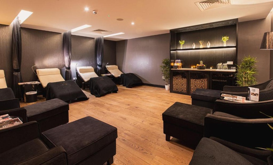 Image 12: Buckinghamshire: King Room with Breakfast, Dinner & Late Check-Out
