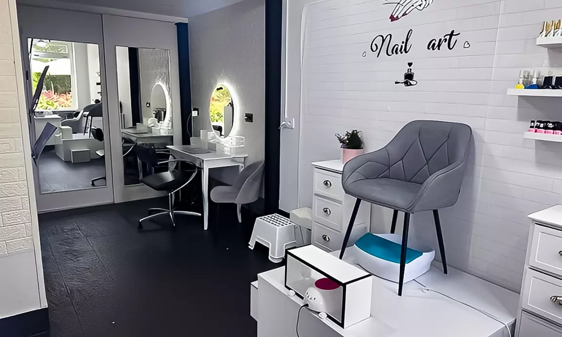 Pestañas y cejas definidas con lifting, tinte o laminado