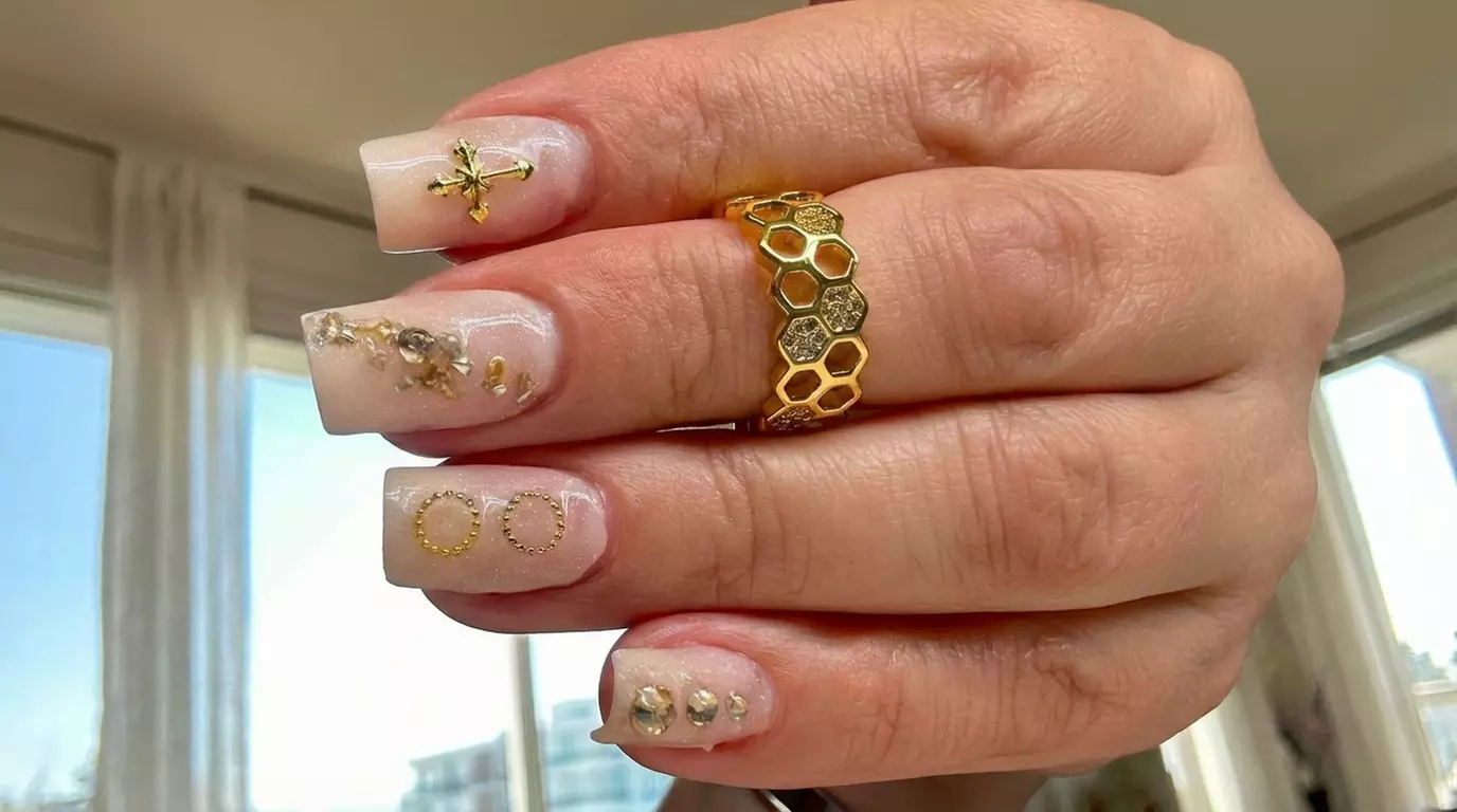 Renfort gel, extensions gel ou beauté des pieds à Perpignan