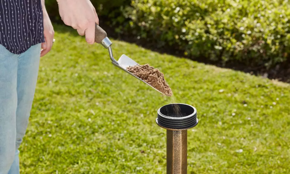 Happy Beaks Garden Bird Hotel with Solar Light