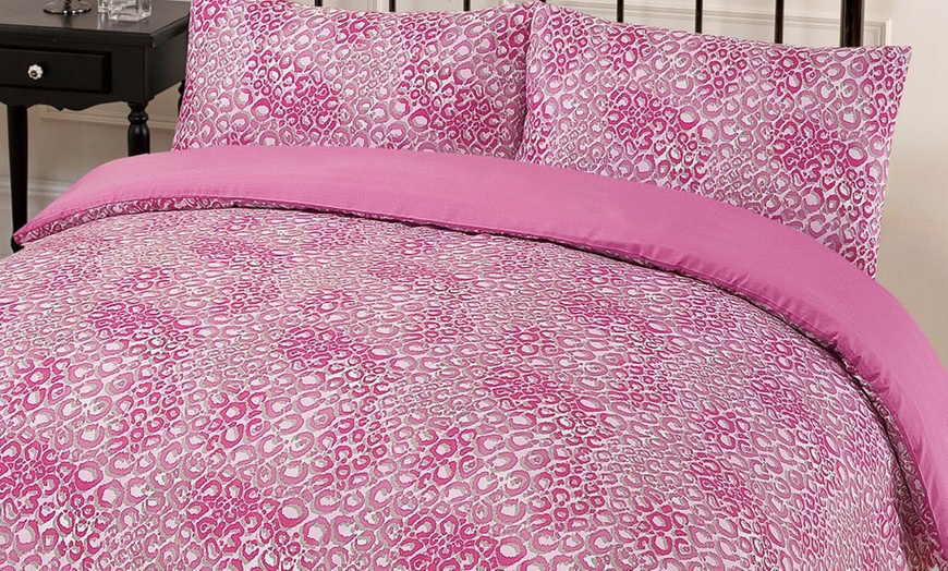 Image 8: Spots and Stripes Duvet Sets