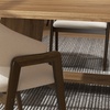 Image 18: Sillas de comedor tapizadas con patas de madera Woolden, de Doosense