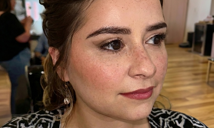 Image 4: Learn Advanced Makeup Class Two Hours for Skill Boosting