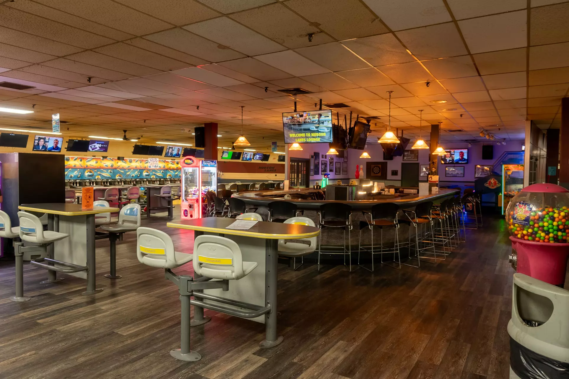 Strike Down All Pins w/ 90-Min Unlimited Bowling for Up to 5 People