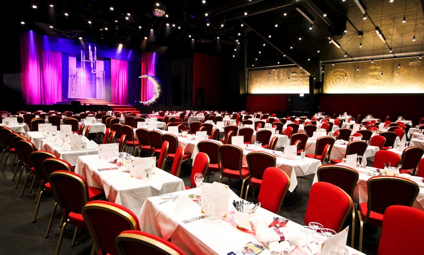 Image 8: Ticket & Magazin für "Elvis" vom 12.09.–09.11.25 im Varieté Stuttgart