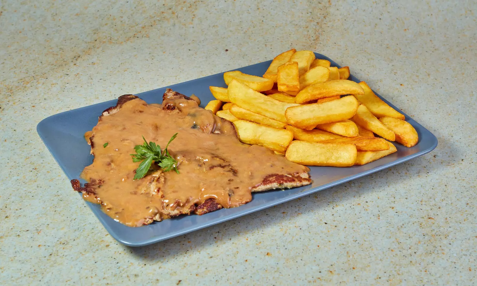 Menú para 2 o 4 personas con entrantes, principales, postres y bebida