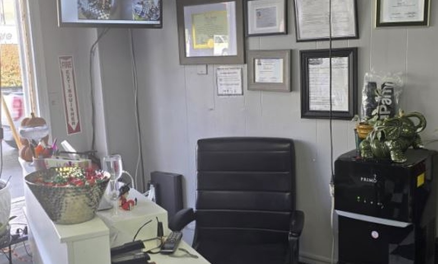 Image 3: 60 or 90 Minute Deep Tissue or Swedish Massage