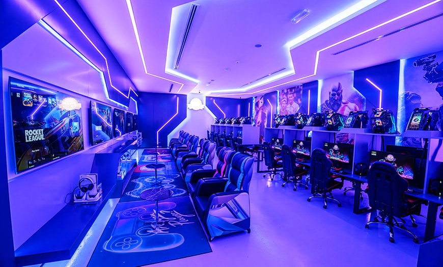 Image 4: Choice of 1, 2, 3, or 5 Hours of Billiards / PC / PS5 with Food Credit