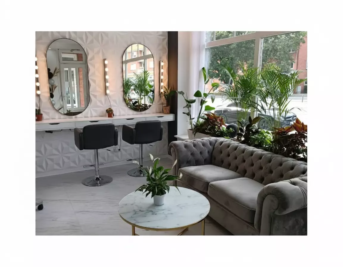 Mani- und Pediküre mit optionalem Gellack, Fußmaske und Getränk