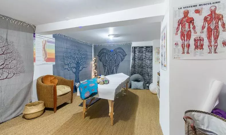 Massage du corps relaxant chez Illuminessens