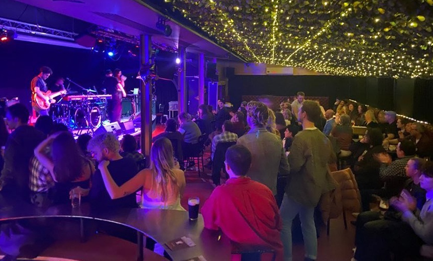 Image 3: Bottomless Sunday Roast with Cabaret and/or Live Music: For 1, 2, or 4