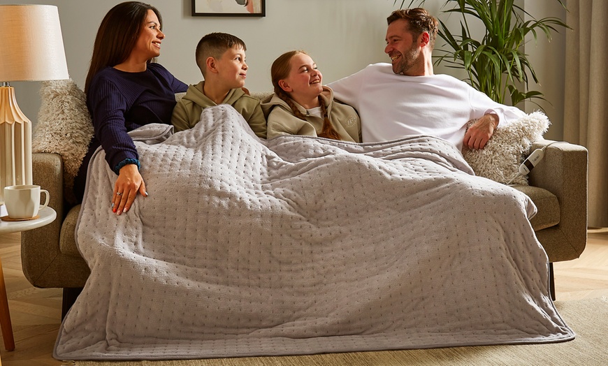 Image 15: Silentnight Luxury Heated Throw, Energy-Efficient Fleece Comfort