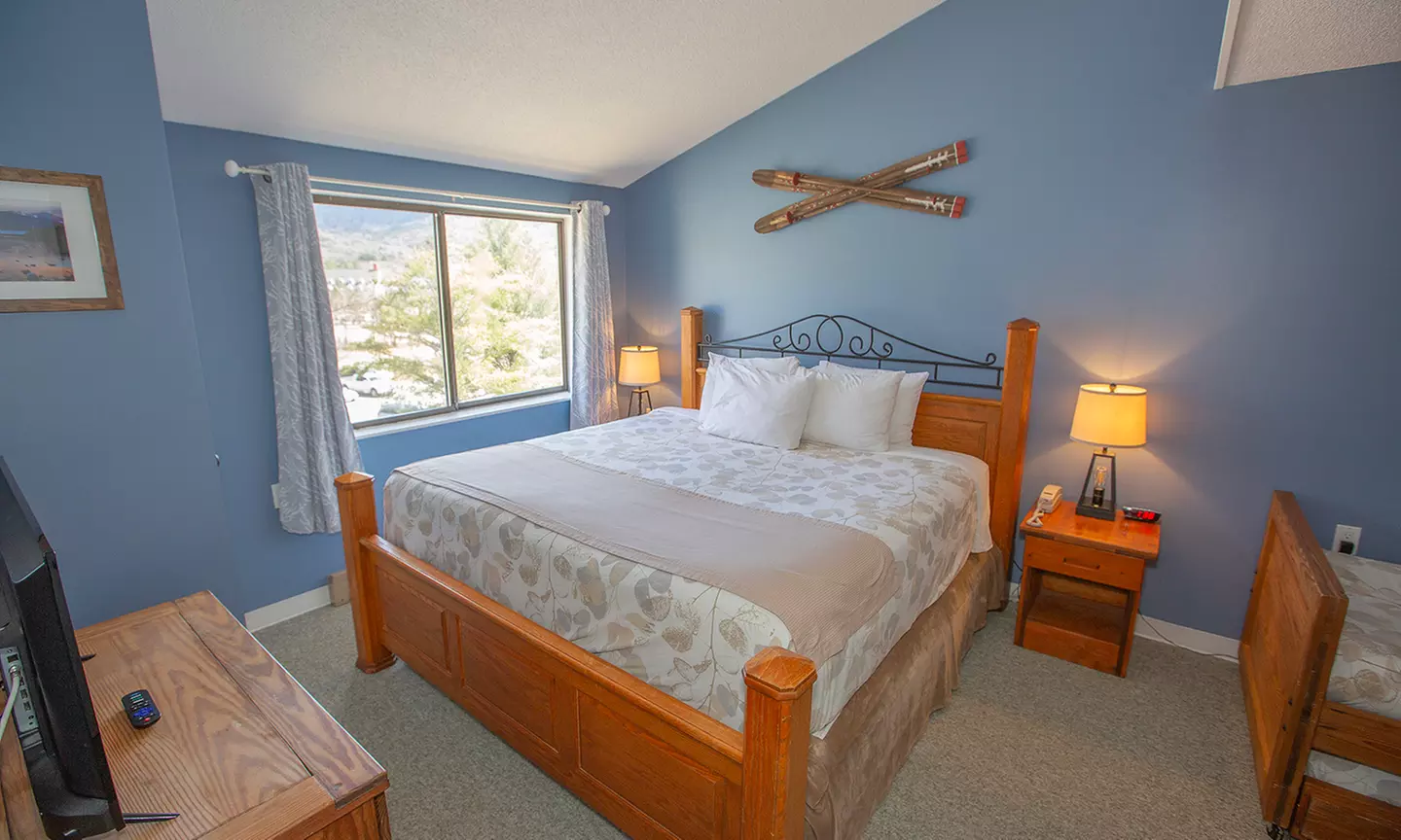 Charming Stay at Black Bear Lodge in Waterville Valley, NH
