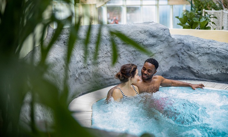 Image 2: Plons in de pret met tickets voor Aqua Mundo in Center Parcs