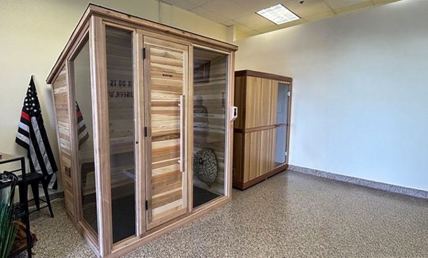 Image 2: One or Four Sessions (15 Minute Cold Plunge + 30 Minute Sauna)