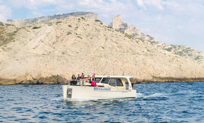 Image 1: Excursions intimistes et baignades dans les Calanques