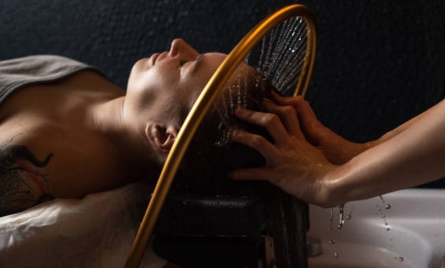 Image 1: Head Spa capilar con té de cortesía en tres rituales únicos