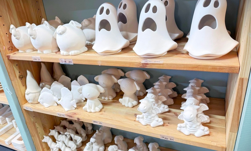 Image 11: Taller de pintura en cerámica con bebida para 1, 2 o 4 personas