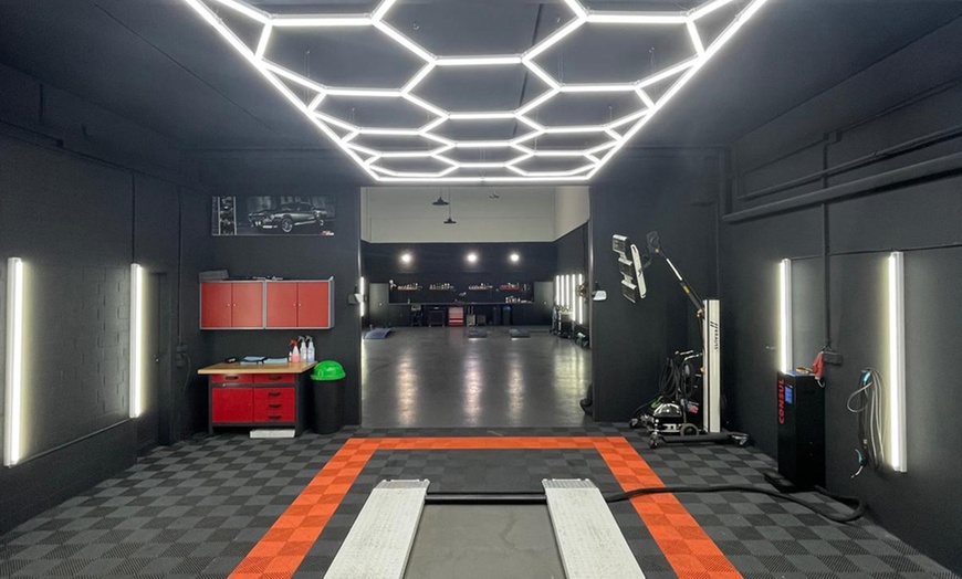 Image 5: Basic oder Premium PKW Innen- und Außenreinigung für 1 Fahrzeug