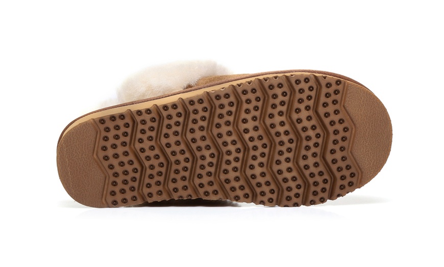 Image 5: UGG Unisex Muffin Scuff Slippers