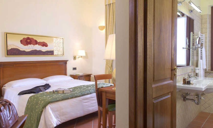 Image 4: Vibo Valentia 4*: camera doppia con colazione, mezza pensione e Spa