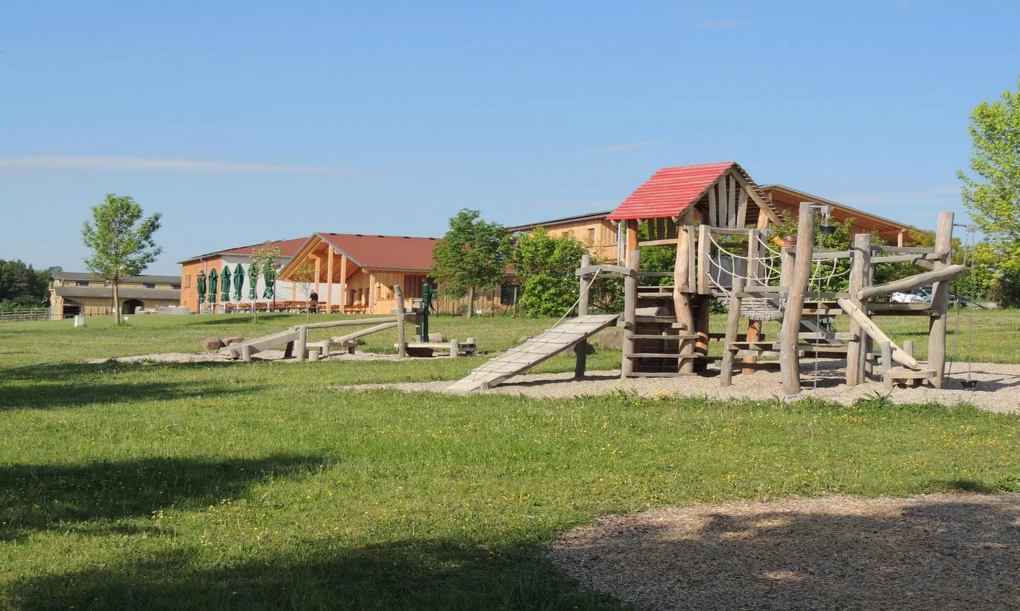 Tageskarte für 1-2 Erwachsene oder Familie für Freizeitpark Rotfelden