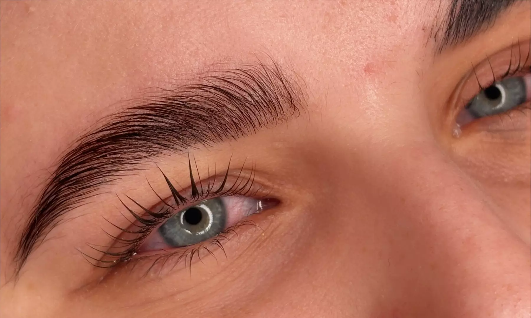 Rehaussement de cils avec ou sans coloration à Maison Orus